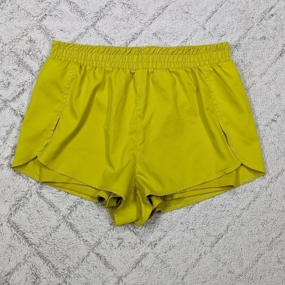 girlfriend collective Pants - Girlfriend Collective Shorts Women's S Green Lime Trail Lined Micro Hi-Rise 2”